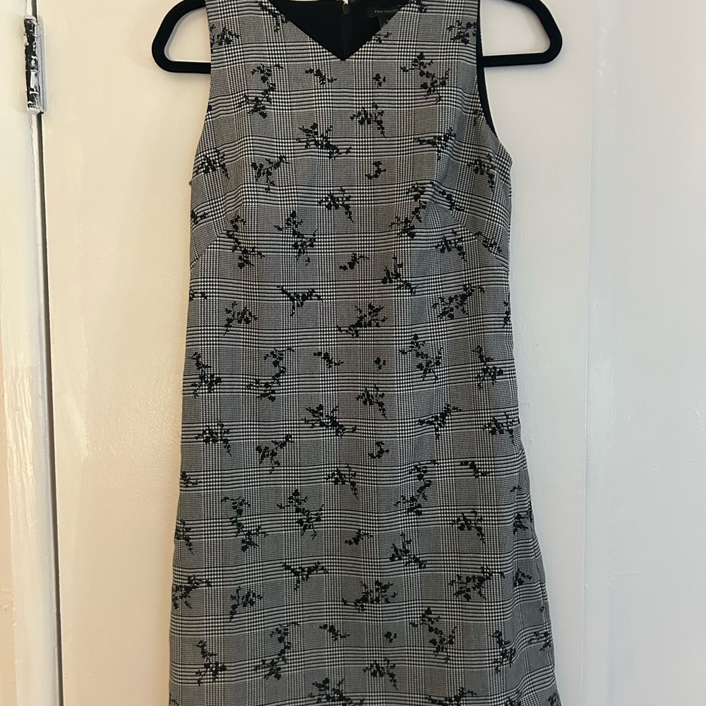 Elegant Black and Gray Mini Dress